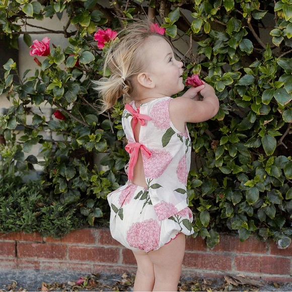 Pink Chicken Set - Picture 3 of 4